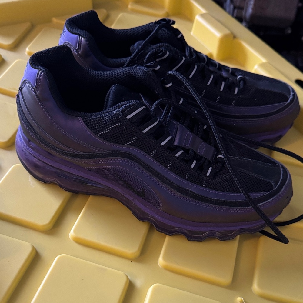 Nike Black and Purple Women's Sneakers